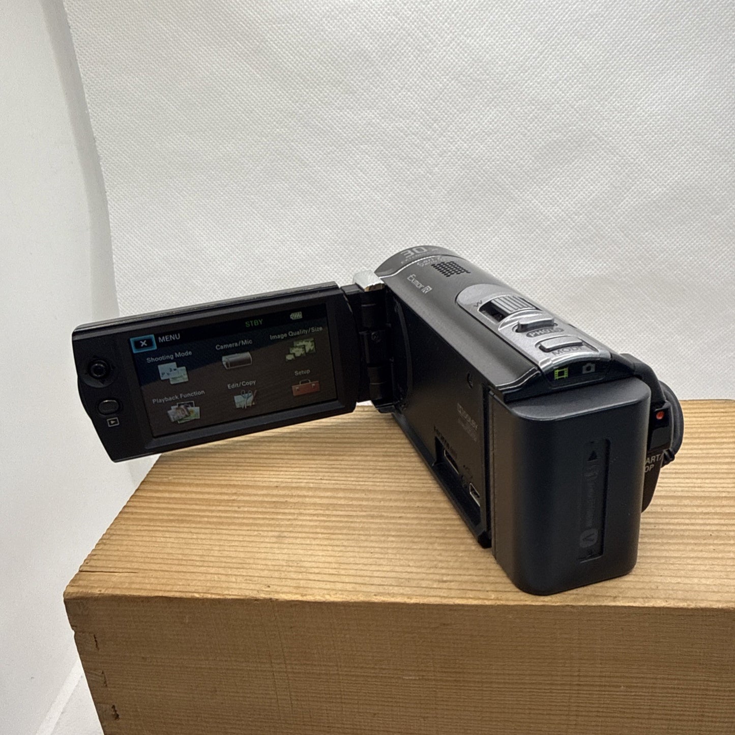 Sony HDR-CX190 Camcorder Tested Working + Charger Battery SD Card Case