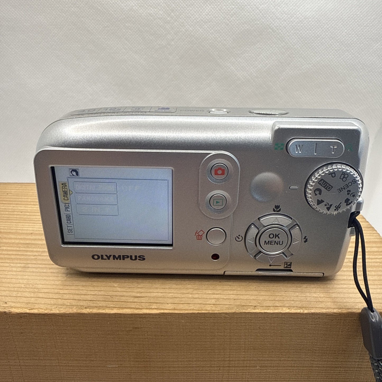 Olympus Camedia C-480 Zoom 4MP Digital Camera Working + XD Card & Reader VGC