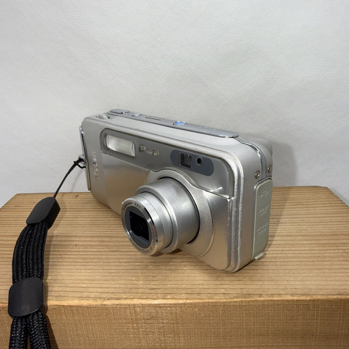 Kodak Digital Camera EasyShare LS743 4.0MP Tested + Charger Battery 2GB SD Card
