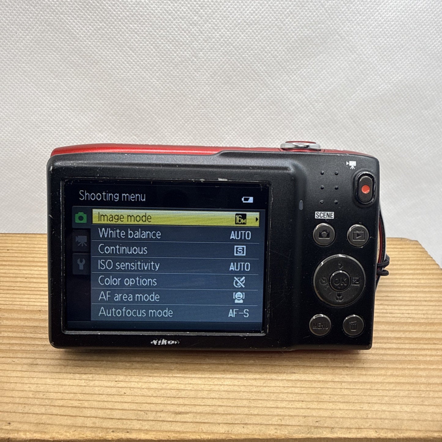 Nikon Coolpix S3200 16.0MP Digital Camera Tested + Charger Battery Case 8GB SD