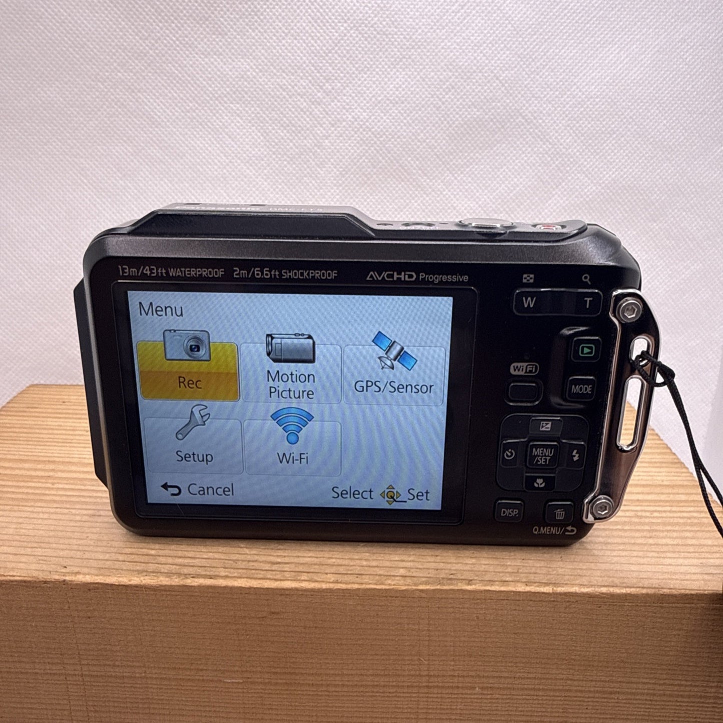Panasonic LUMIX DMC-FT5 16.1MP Waterproof Digital Camera Tested + Accessories