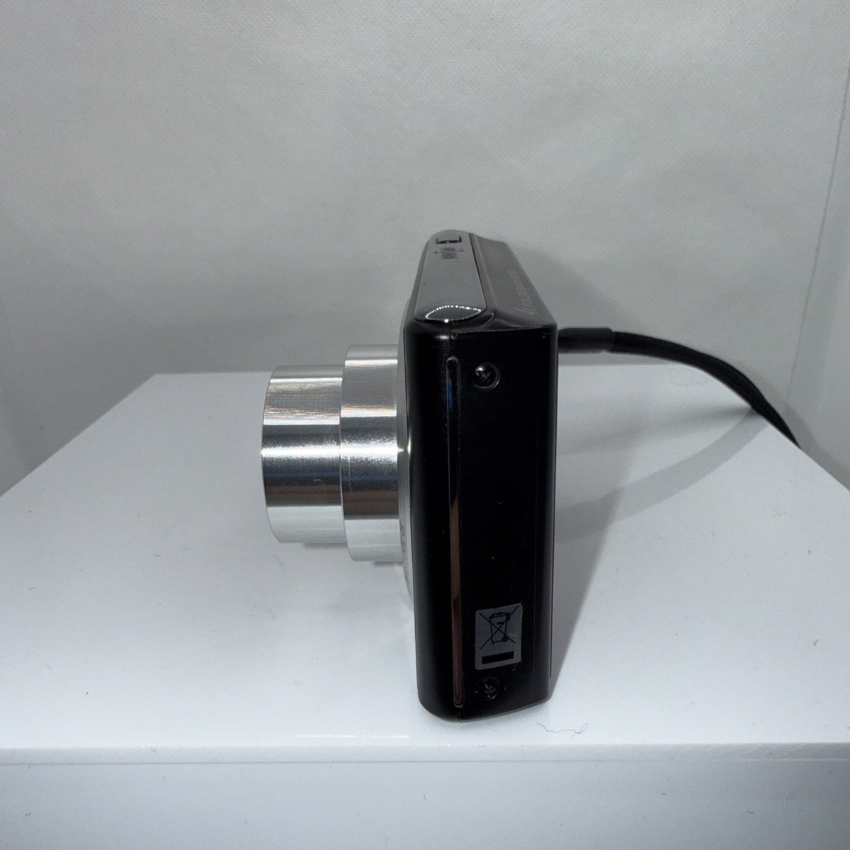 Sony Cyber-shot DSC-W530 Digital Camera 14.1MP Boxed Tested + Accessories 8GB