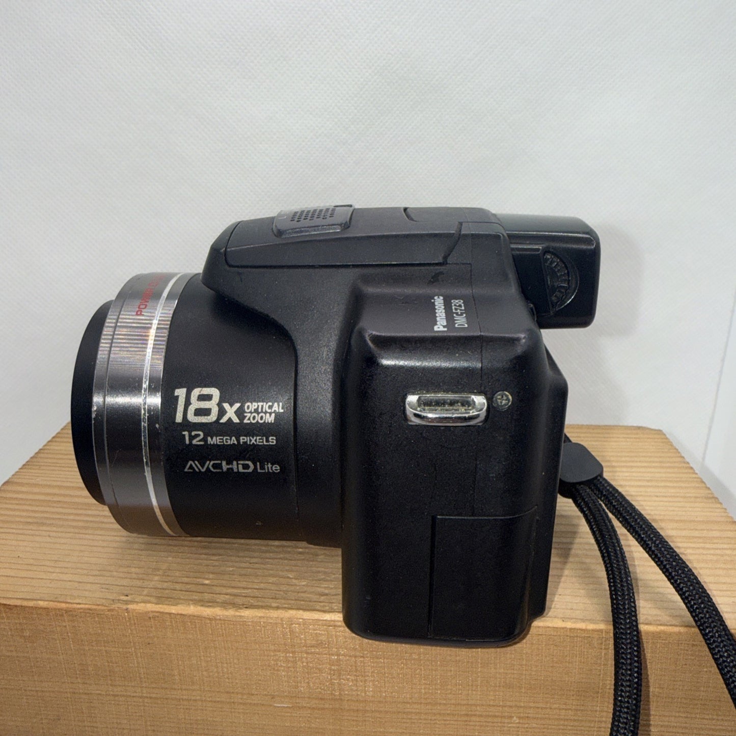 Panasonic LUMIX DMC-FZ38 12MP Digital Bridge Camera Tested + Accessories