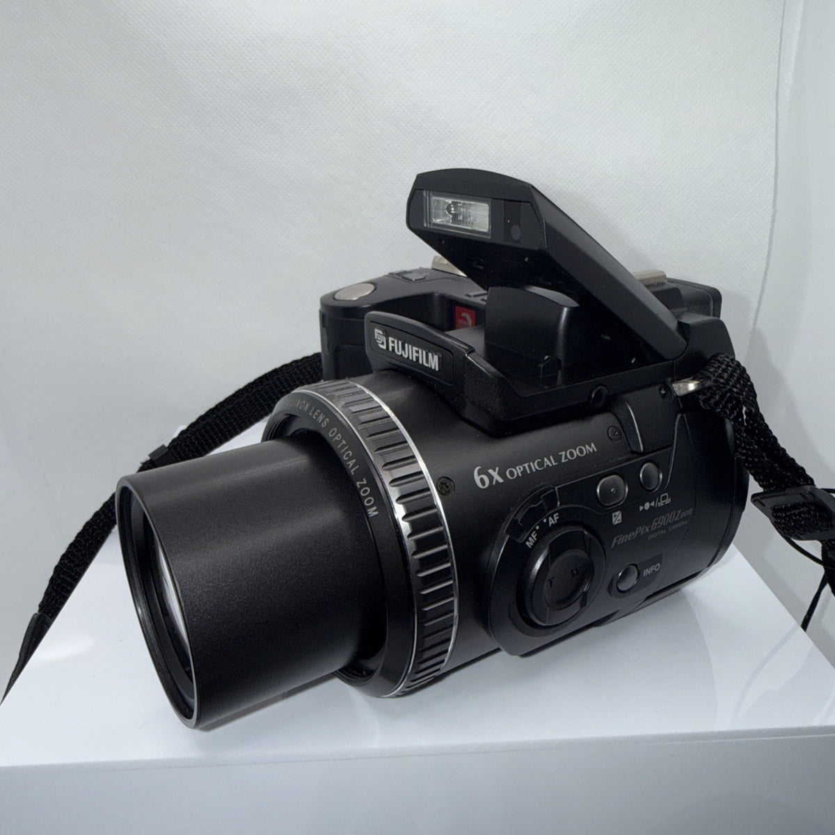 Fujifilm Finepix 6900 Zoom Digital Camera 3.3MP CCD Full Kit Tested Retro VGC