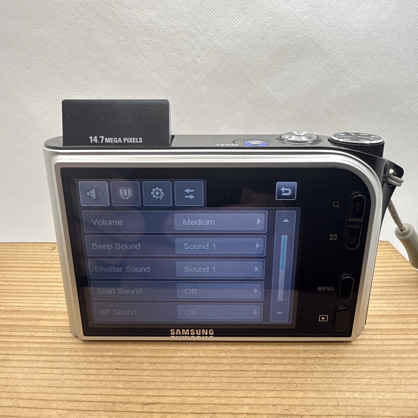 Samsung NV100 HD 14.7MP Digital Camera Touchscreen Tested + Accessories Retro