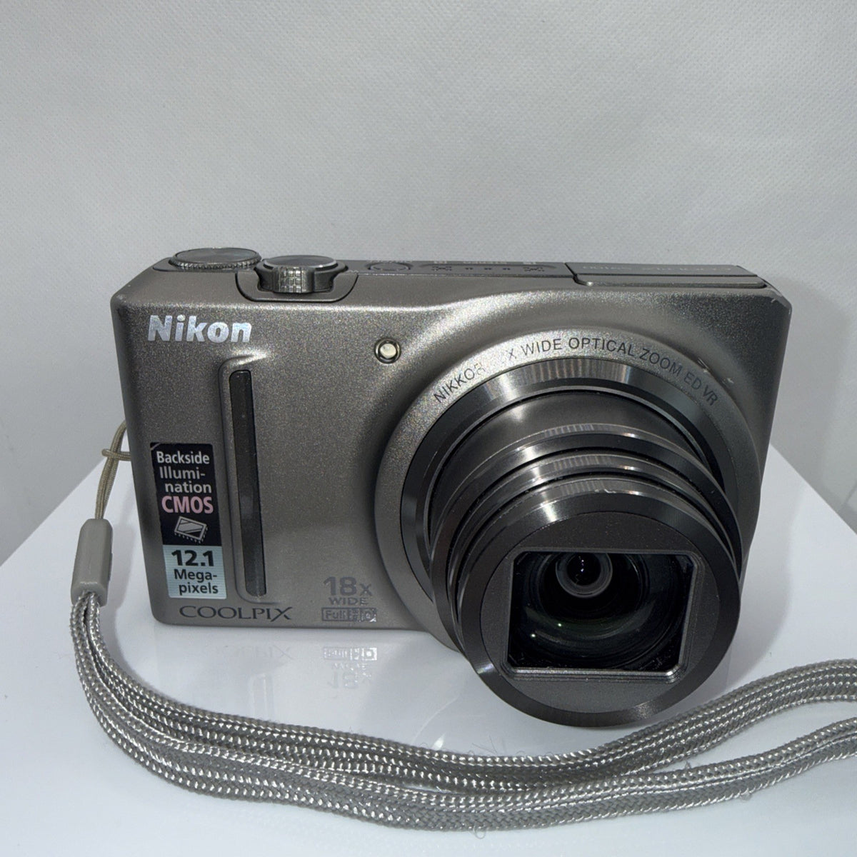 Nikon Coolpix S9100 12.1MP Digital Camera Tested *Minor Screen Issue Bundle 32GB