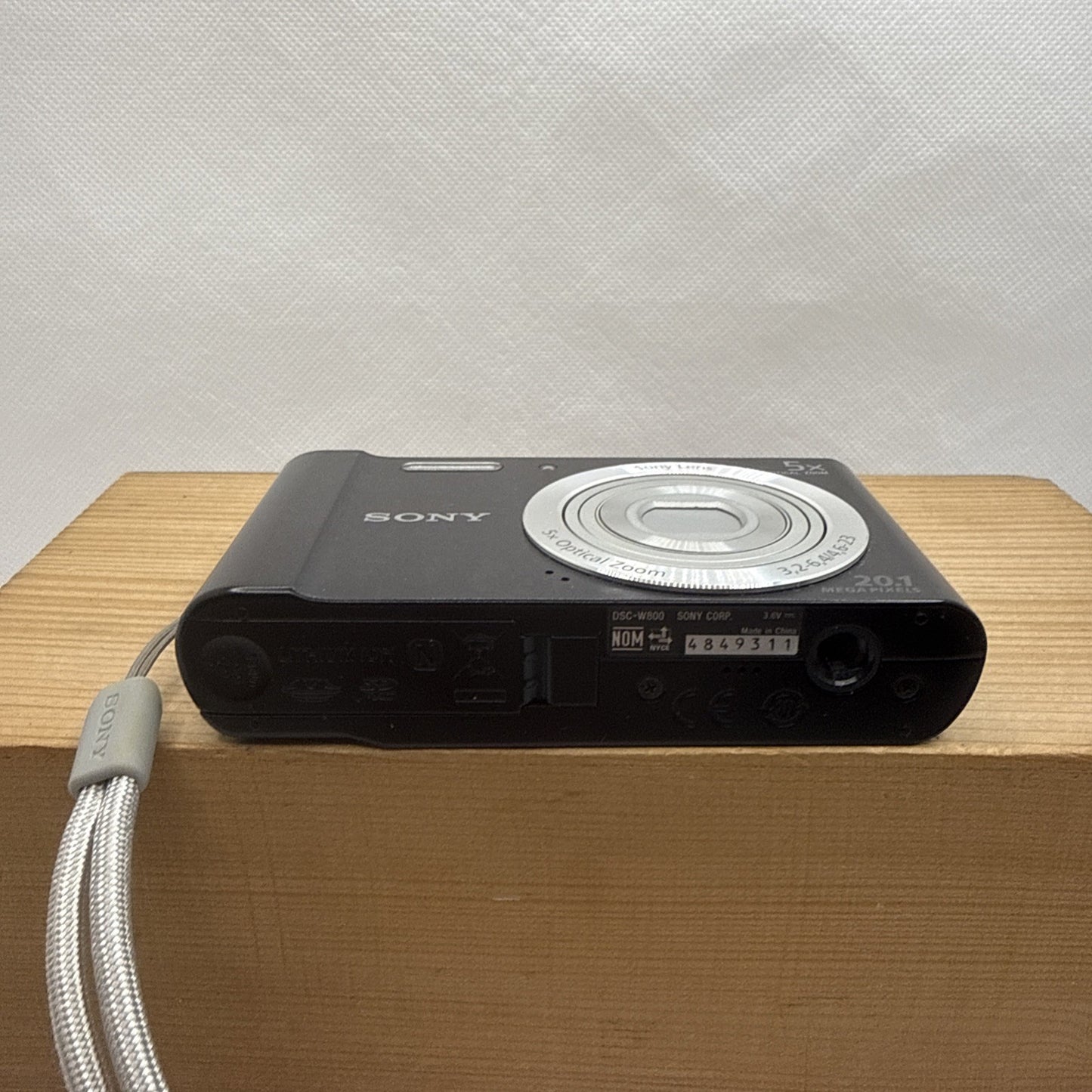 Sony Cybershot DSC-W800 20.1MP Digital Camera Tested + Charger Battery 4GB Case