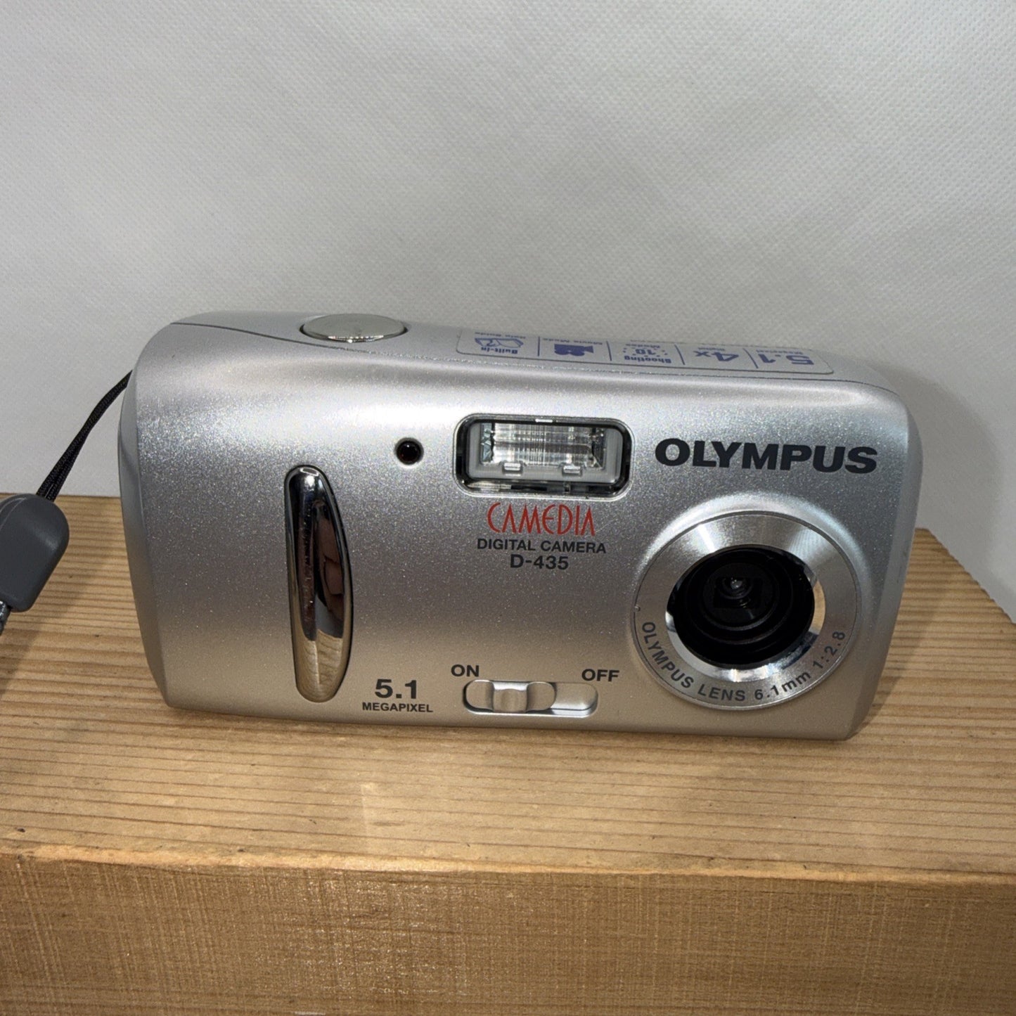 Olympus Camedia D-435 5.1MP Digital Camera Silver Tested + 128MB XD Memory Card