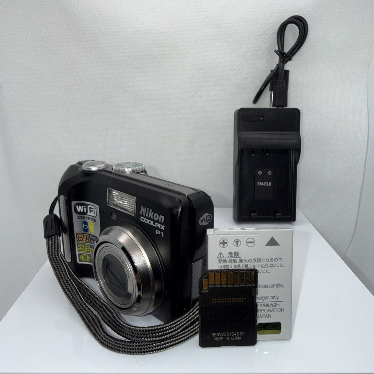 Digital Camera Nikon Coolpix P1 8MP 3.5x Zoom Wi-Fi Tested Full Kit Retro