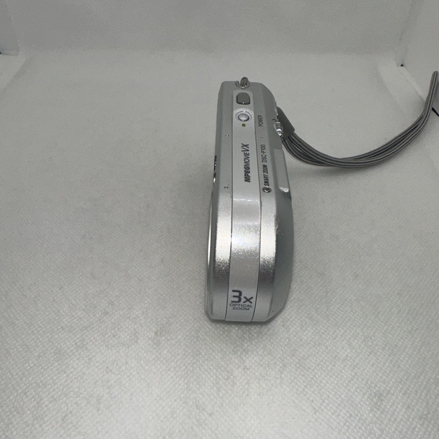 Sony Cybershot DSC-P100 5MP Digital Camera Tested + Charger Battery Memory Case6