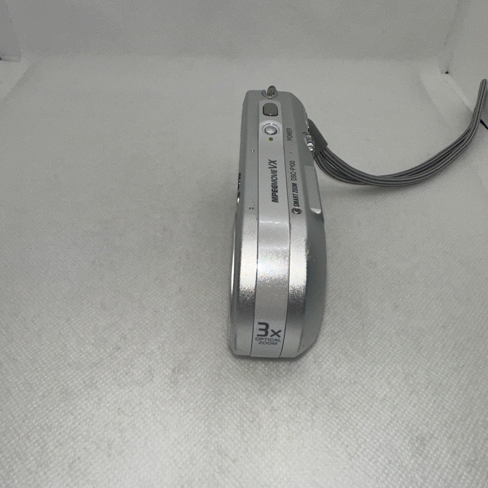 Sony Cybershot DSC-P100 5MP Digital Camera Tested + Charger Battery Memory Case6