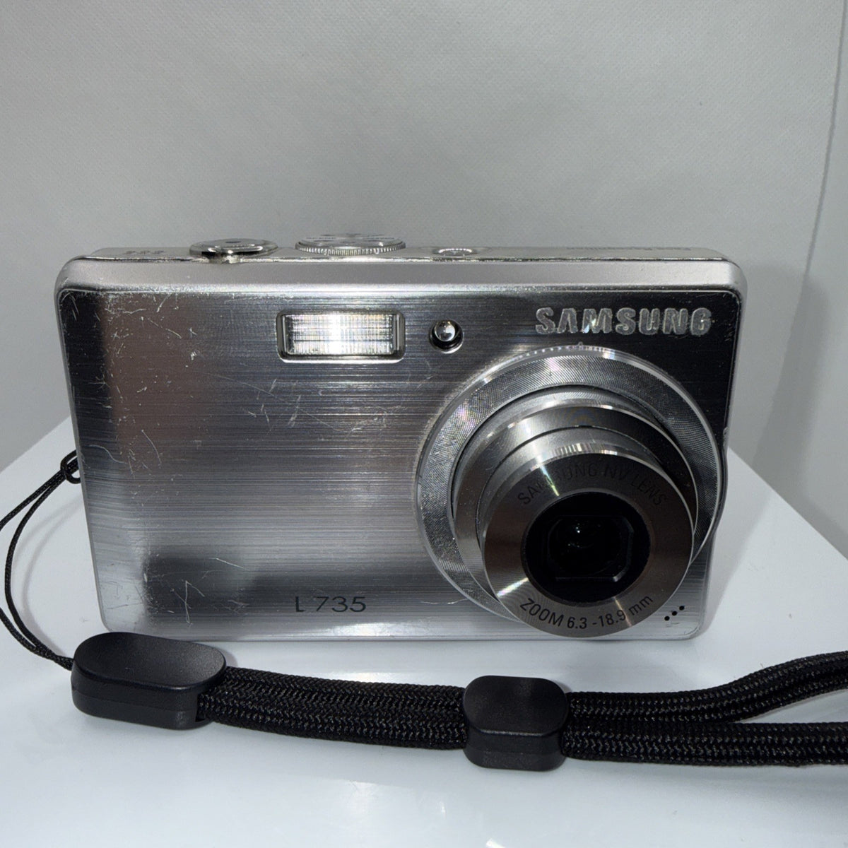 Samsung L735 7.2MP Digital Camera Tested Working + Charger Battery 4GB SD Card
