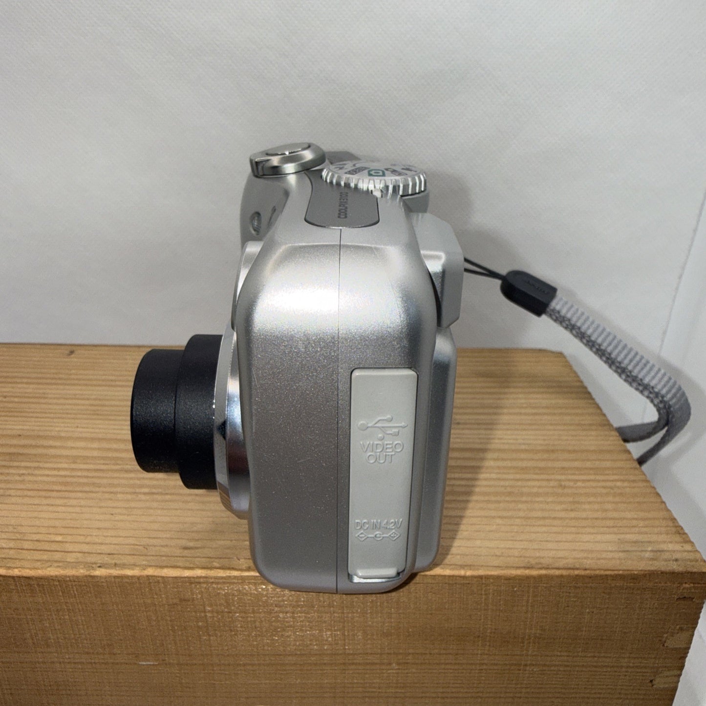 Nikon Digital Camera Coolpix 3100 3.2MP Boxed Tested Working + Memory Card VGC