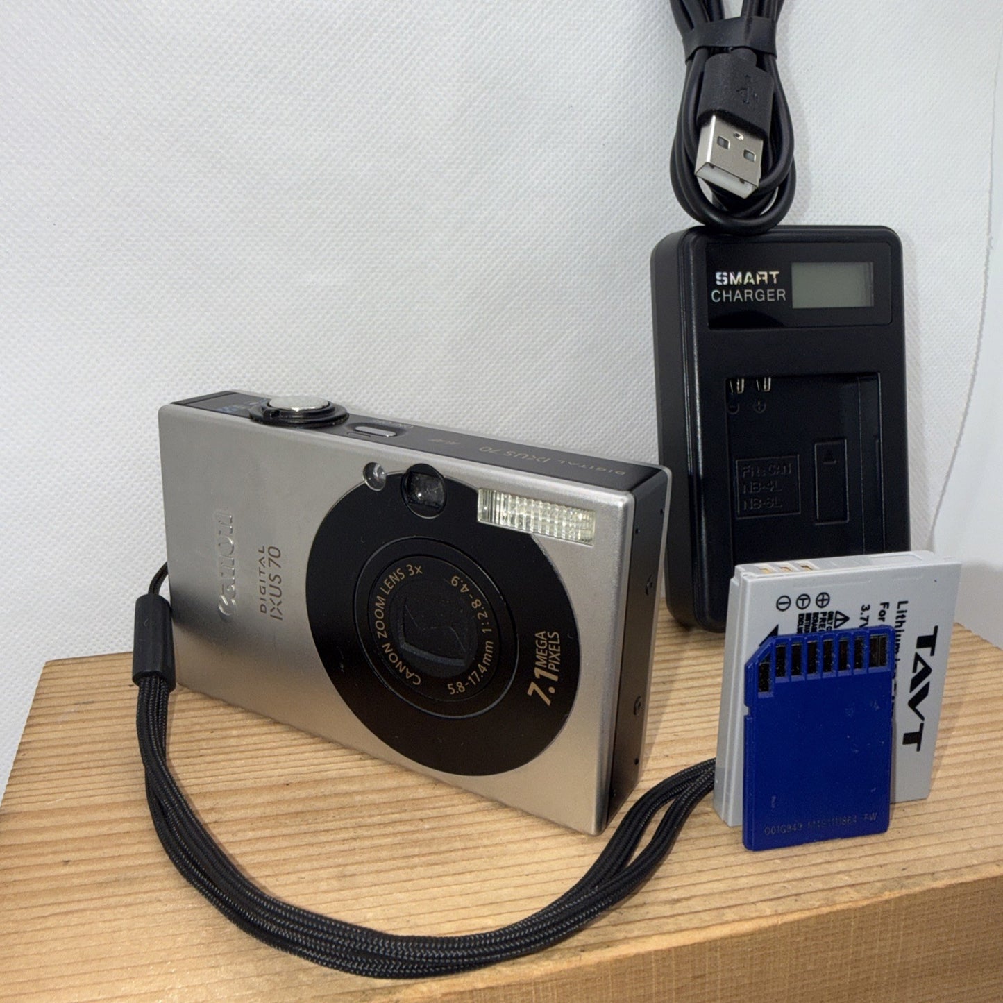 Canon IXUS 70 7.1MP Digital Camera Tested *Minor Screen Issue* + Accessories