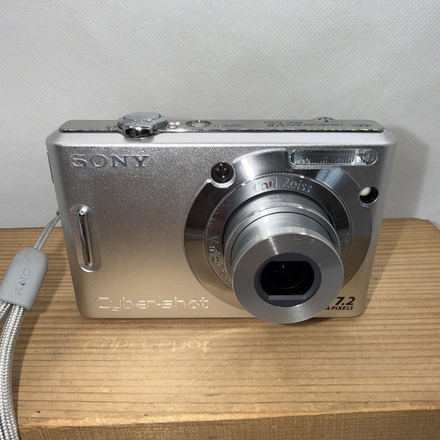 Sony Cyber-shot DSC-W35 7.2MP Digital Camera Tested + Charger Battery Memory