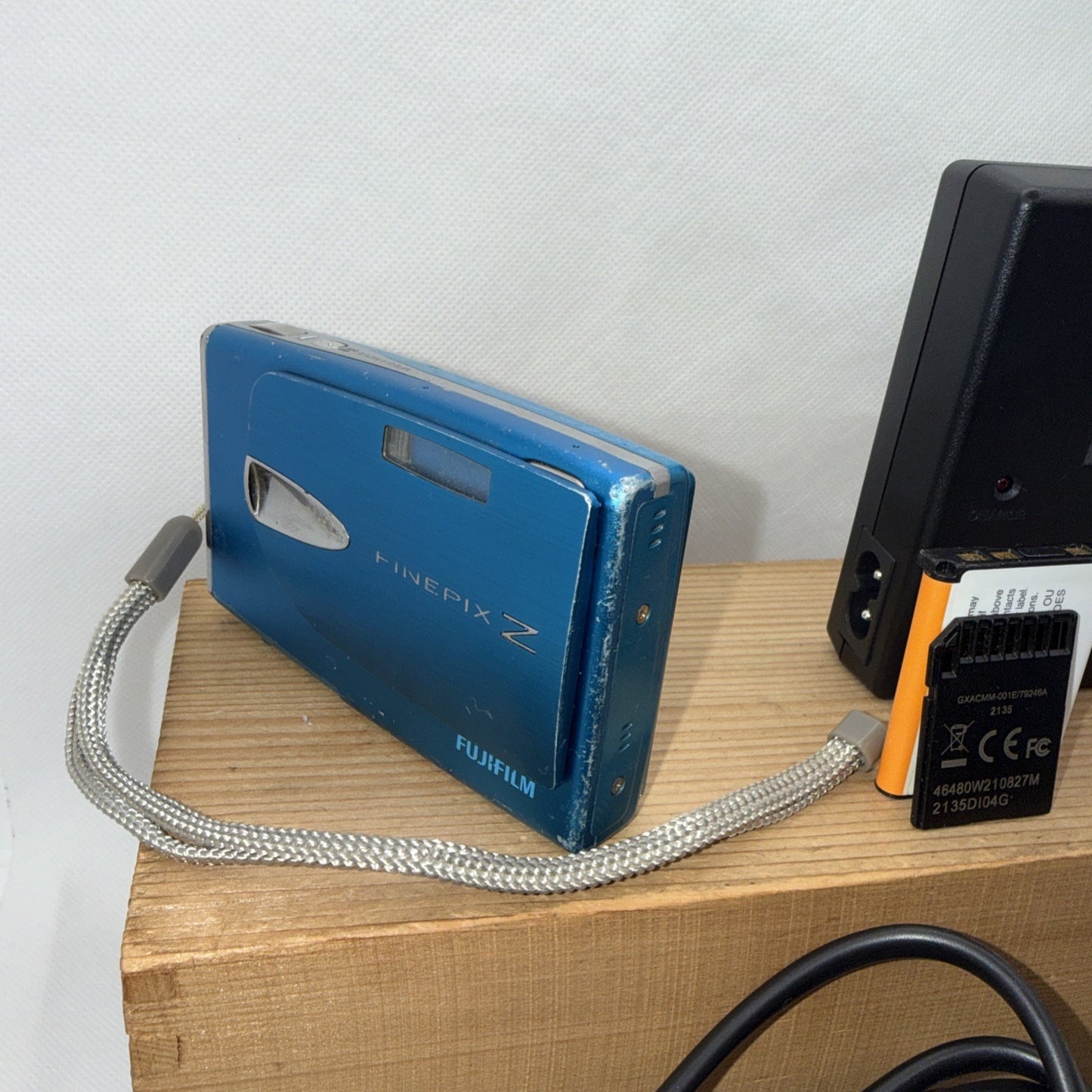 Fujifilm Finepix Z20fd 10MP Digital Camera Blue Tested + Charger Battery 4GB SD