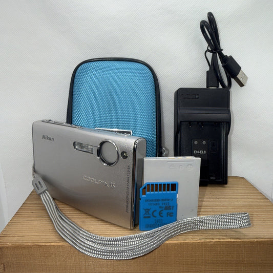 Nikon Digital Camera Coolpix S5 6.0MP Silver Tested Full Working Set