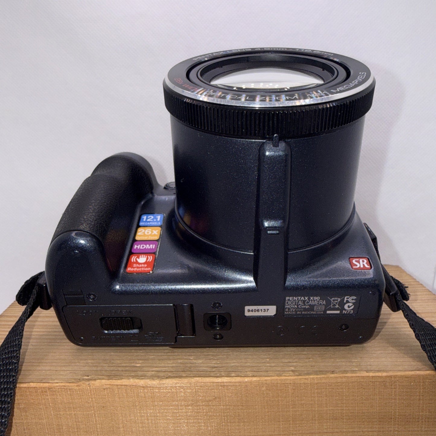 Pentax X90 12MP 26x Zoom Bridge Digital Camera Tested + Charger Battery 4GB SD