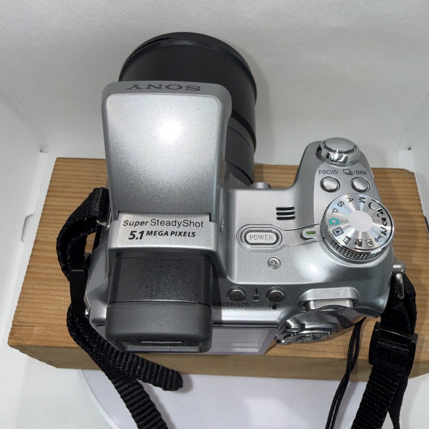 Sony Cyber-shot DSC-H1 5.1MP Digital Bridge Camera Tested Plus Accessories