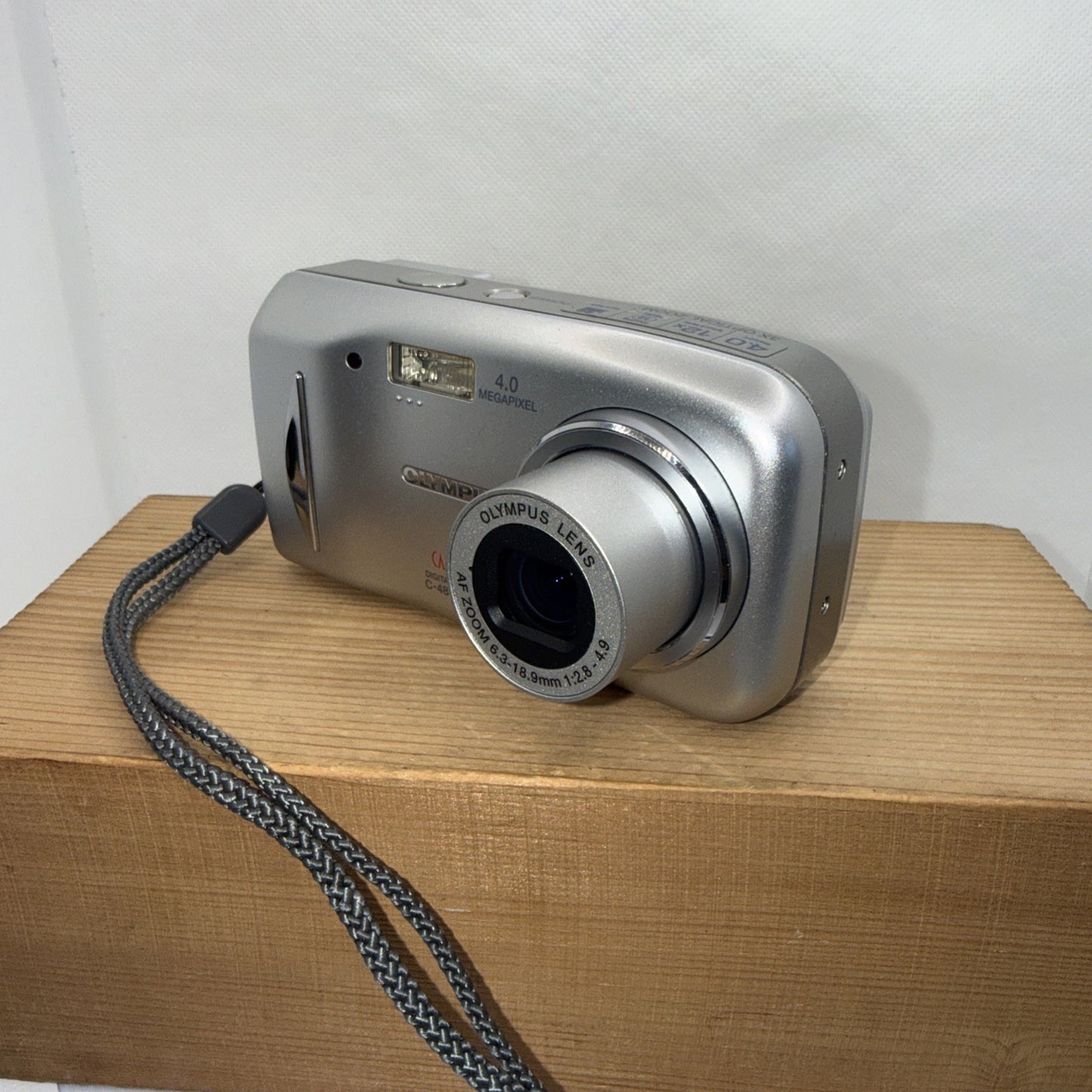 Olympus Camedia C-480 Zoom 4MP Digital Camera Working + XD Card & Reader VGC