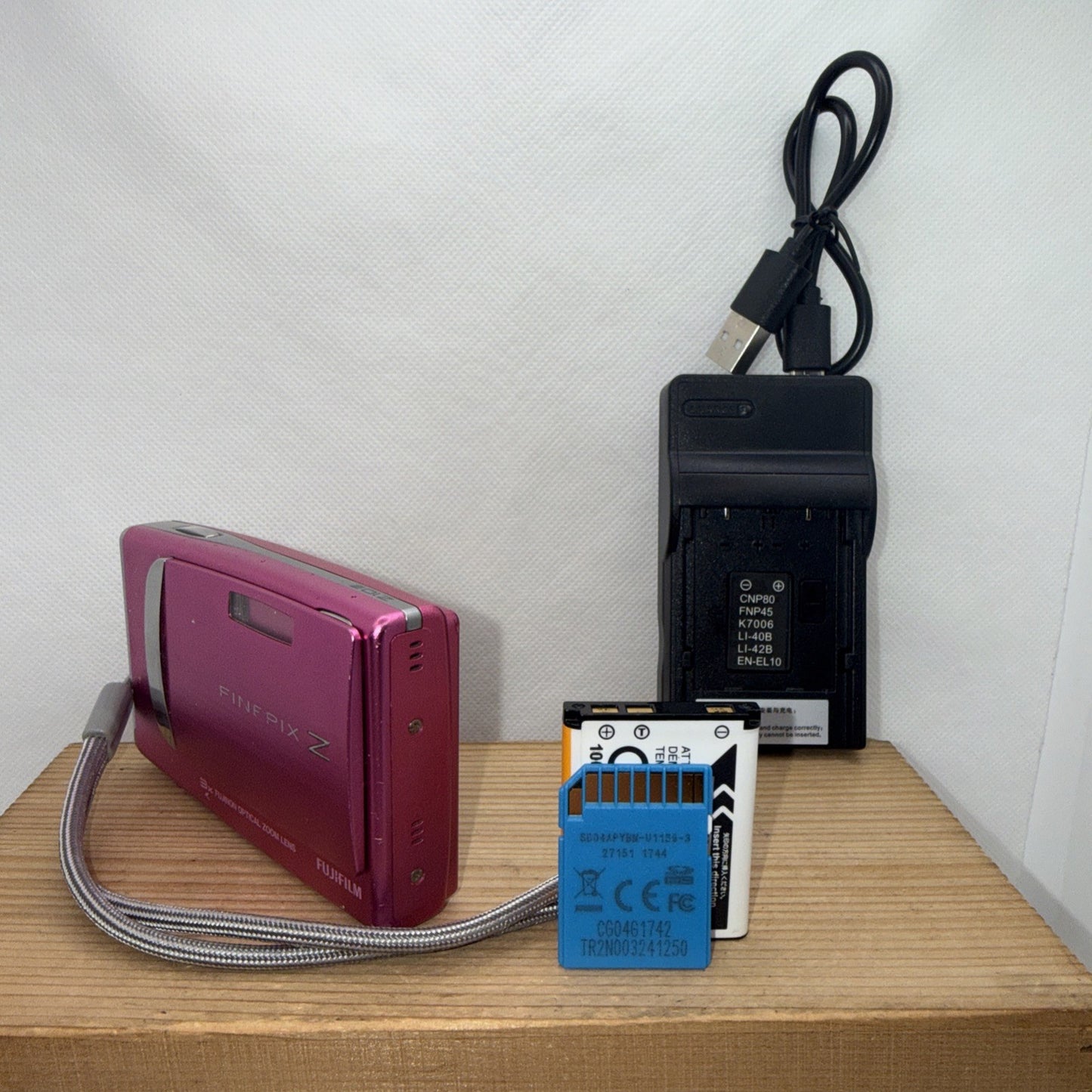 Fujifilm FinePix Z10fd 7.2MP Pink Digital Camera Tested + Charger Battery 4GB SD