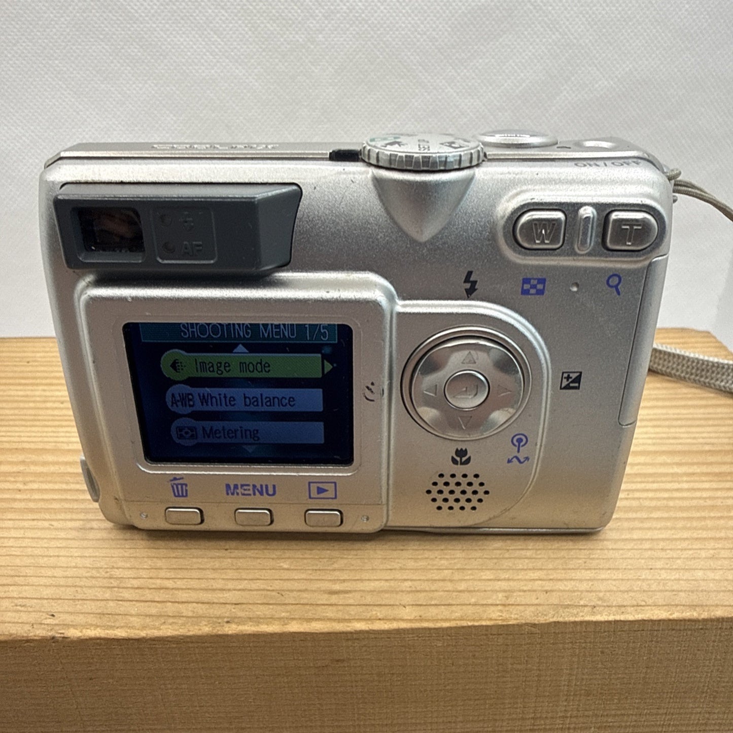 Nikon Digital Camera Coolpix 5200 5.1MP Tested + Charger Battery 2GB SD - Japan