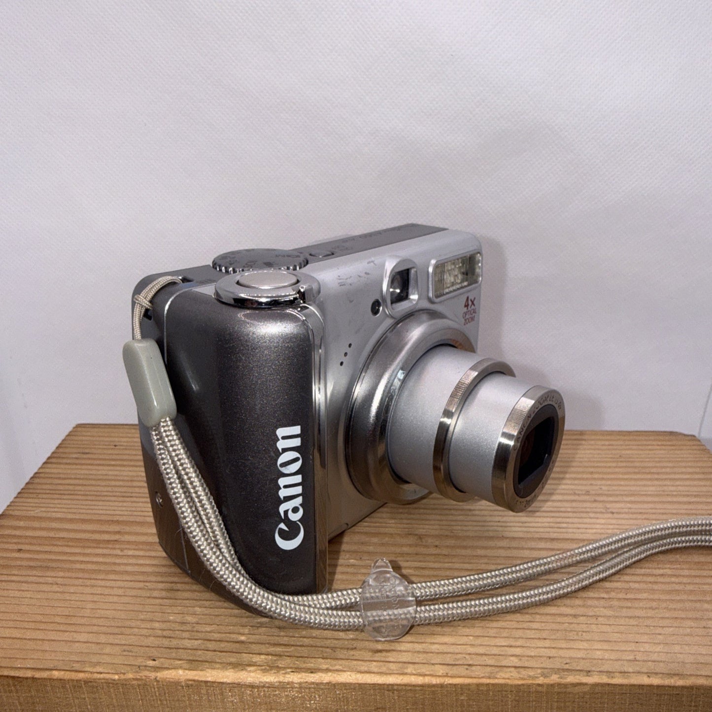 Canon PowerShot A560 7.1MP Digital Camera Tested + Charger Batteries 4GB SD Case