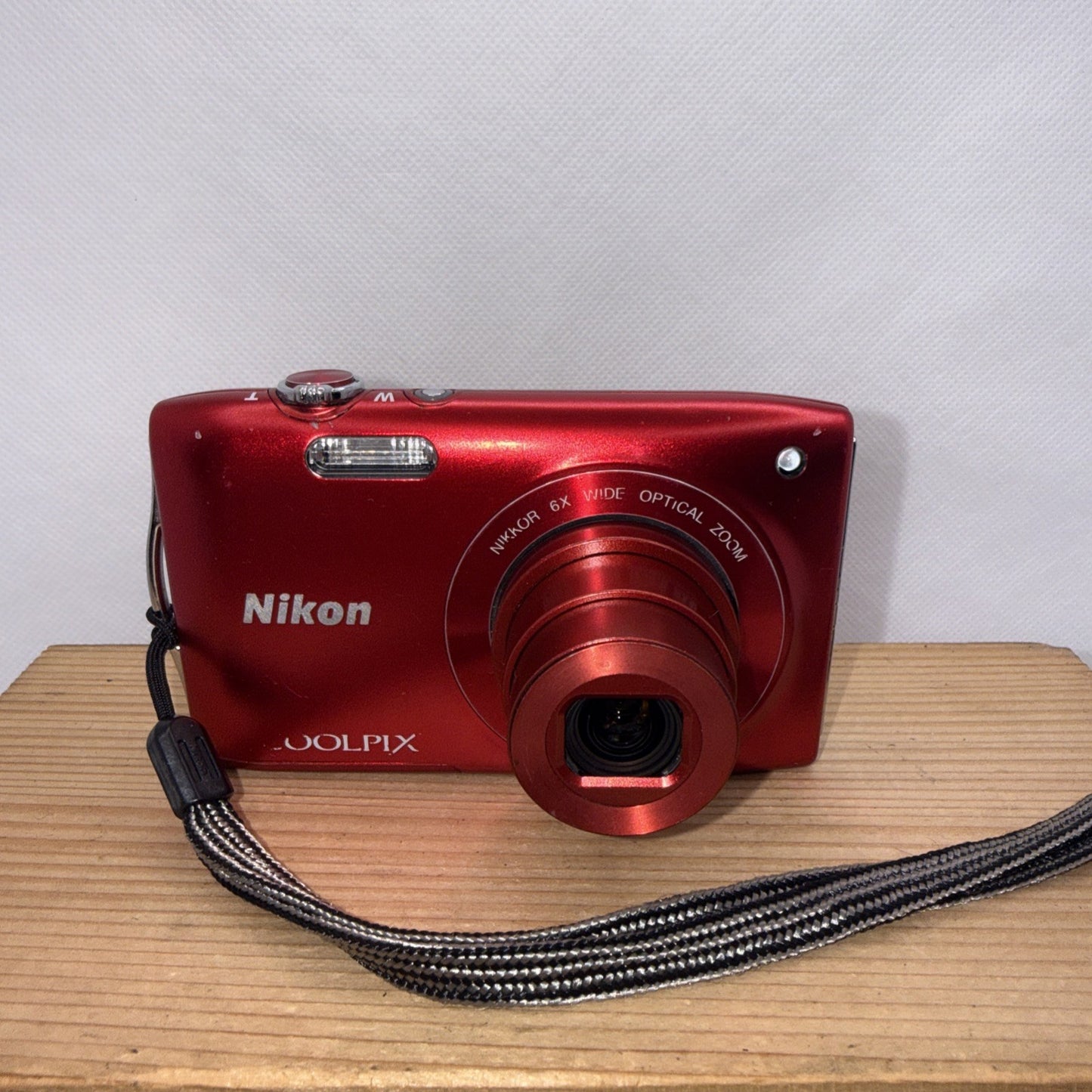 Nikon Coolpix S3200 16.0MP Digital Camera Tested + Charger Battery Case 8GB SD