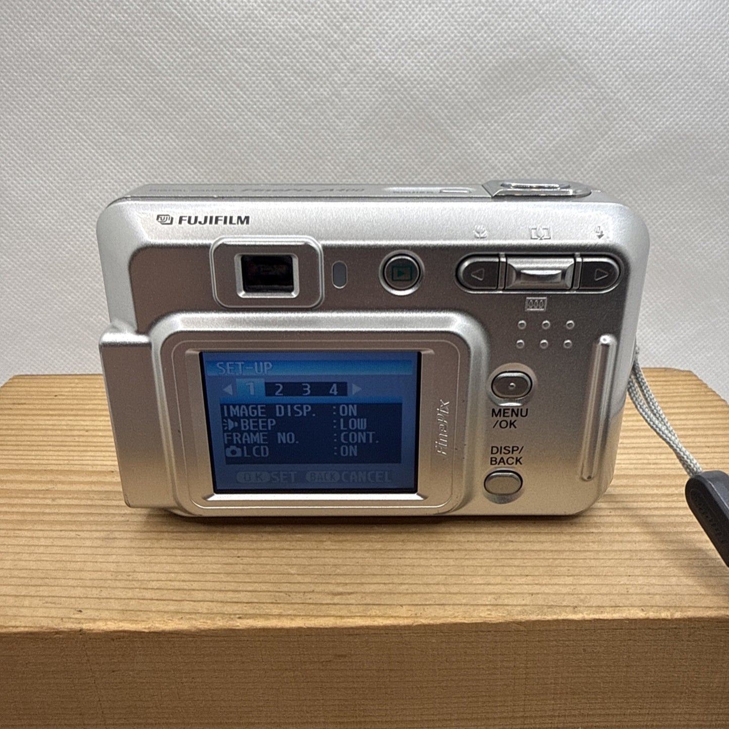 Fujifilm Finepix A400 4.1MP Digital Camera Tested Working + 128MB XD Card