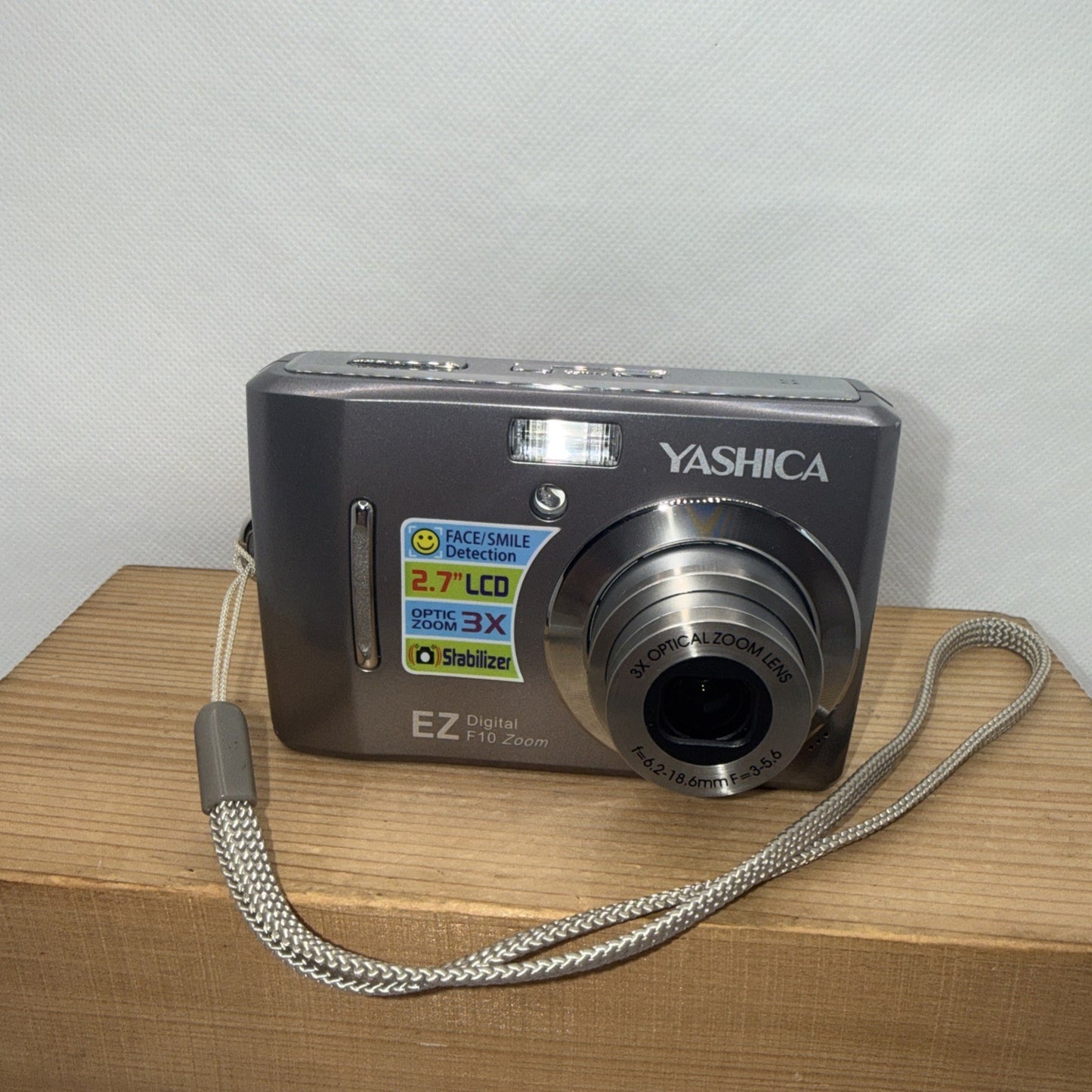 Yashica EZ F10 10.1MP Digital Camera Tested Plus 4GB SD Case And 2 x Free Gifts