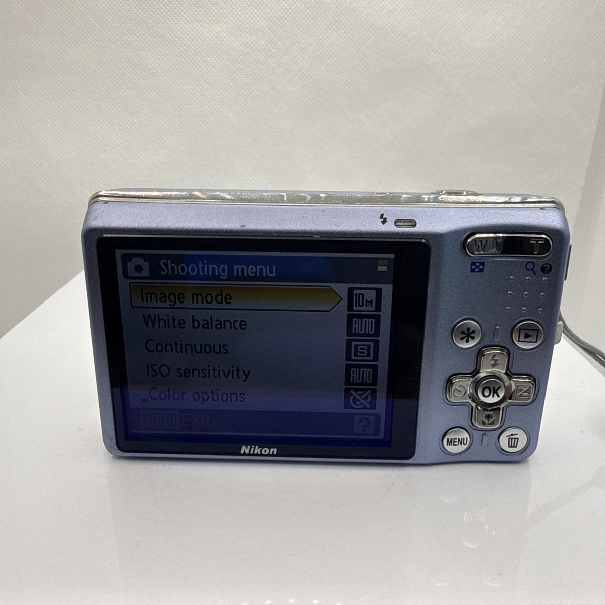 Nikon Coolpix S560 10MP Digital Camera Working *Battery Cover Missing* Bundle