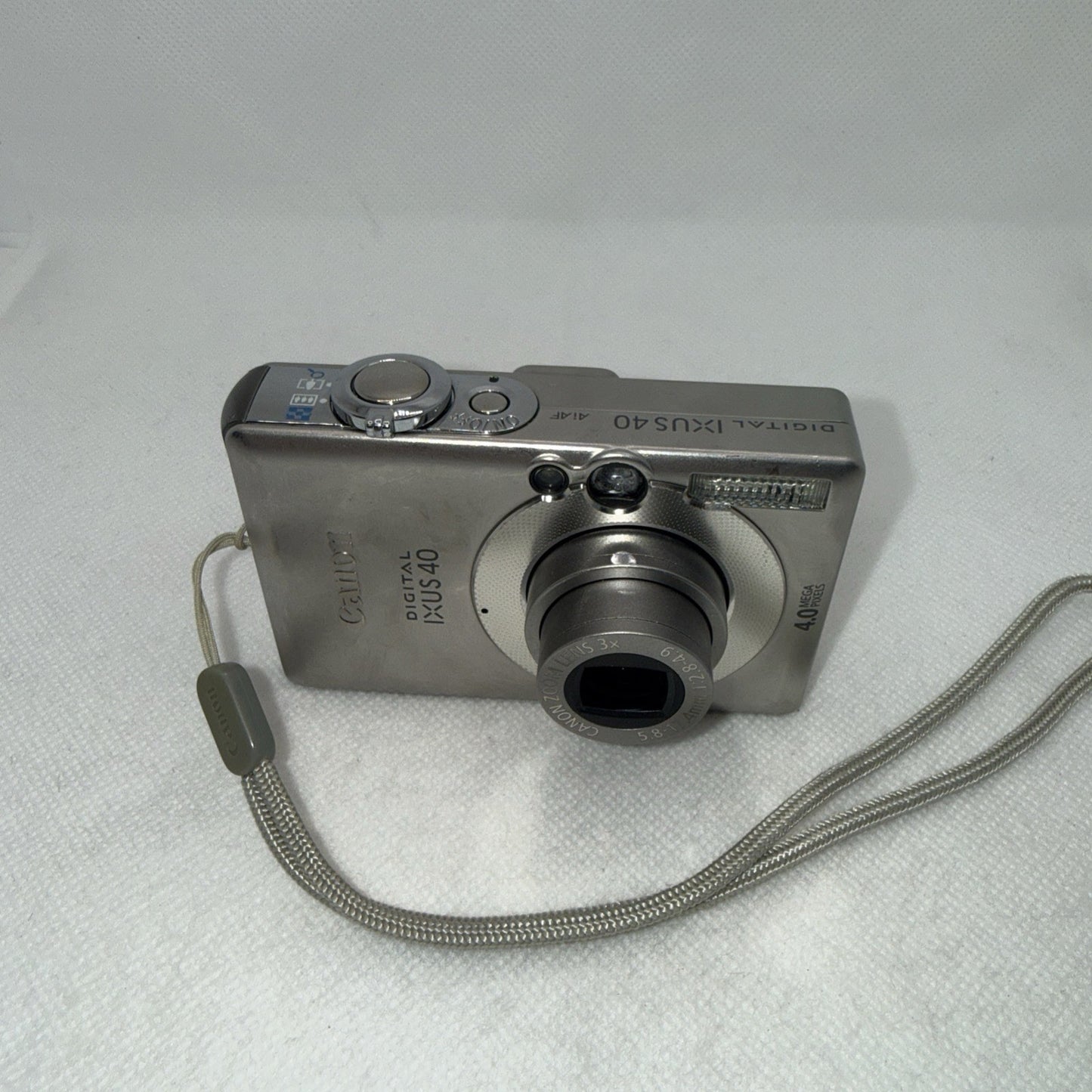 Canon IXUS 40 4.0MP Digital Camera Tested Plus Charger Battery 2GB SD Card Retro1