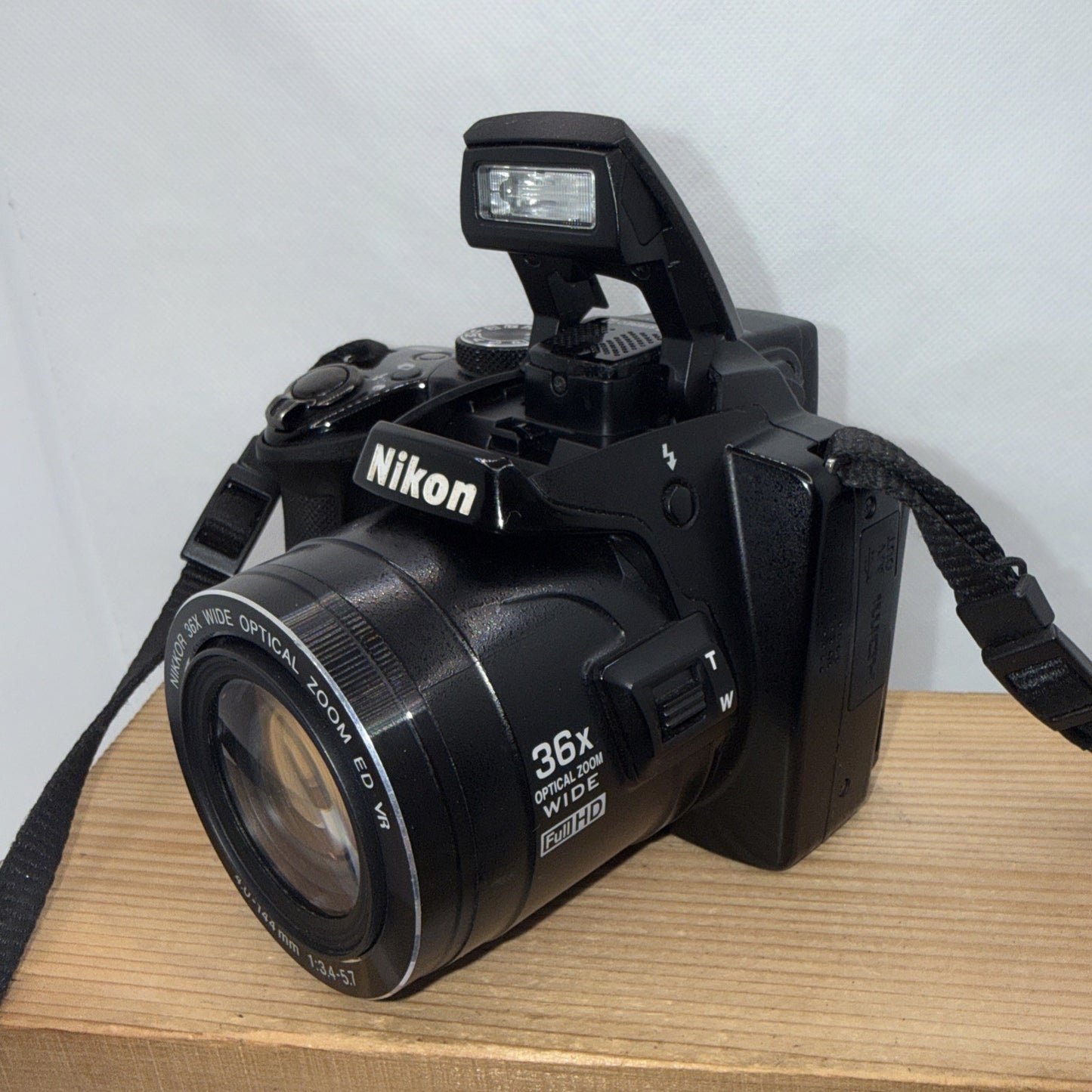 Nikon Coolpix P500 12.1MP Digital Camera 36x Zoom Tested + Charger Battery 4GB