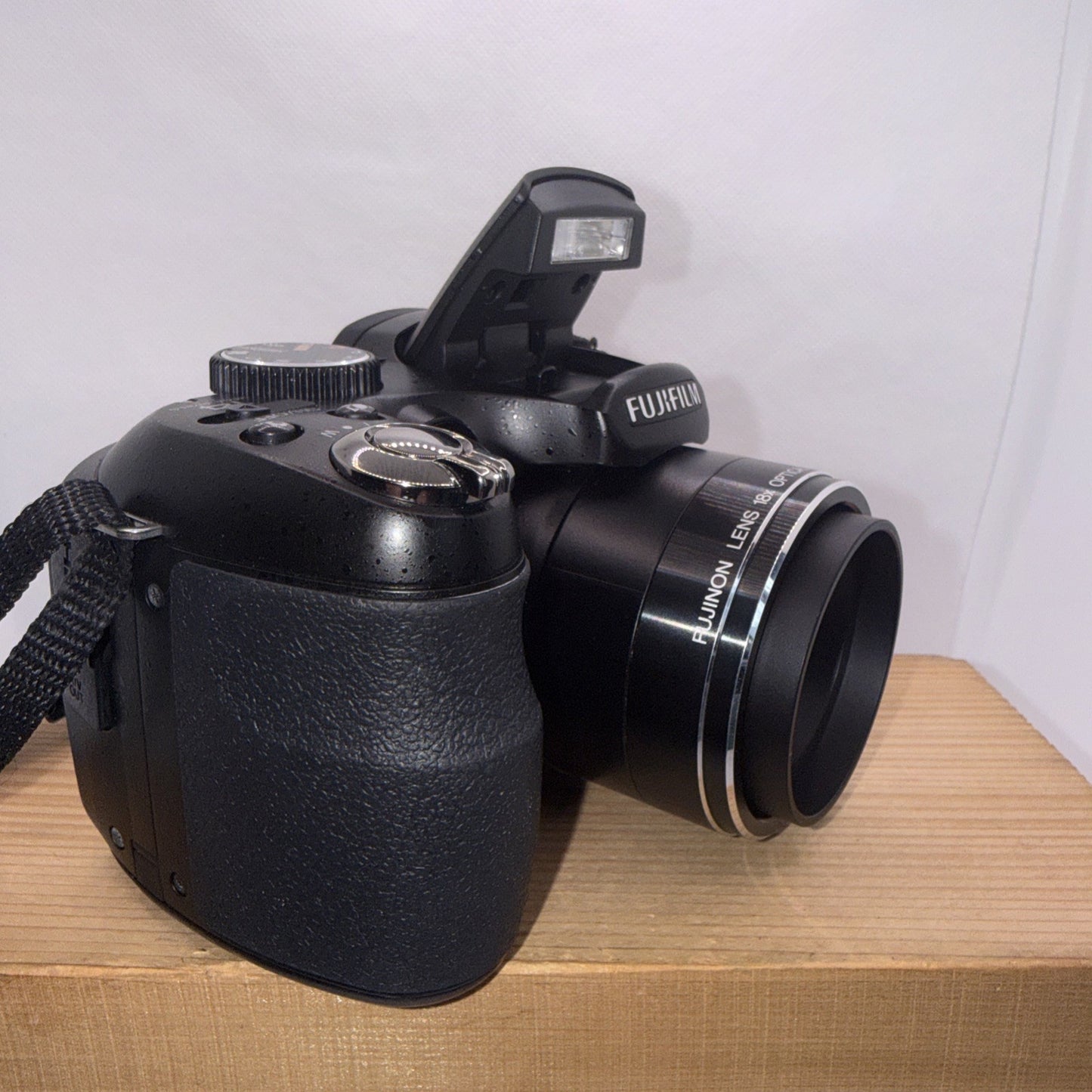 Fujifilm FinePix S Series S2950 14.0MP Digital Camera Tested + 4GB SD Card