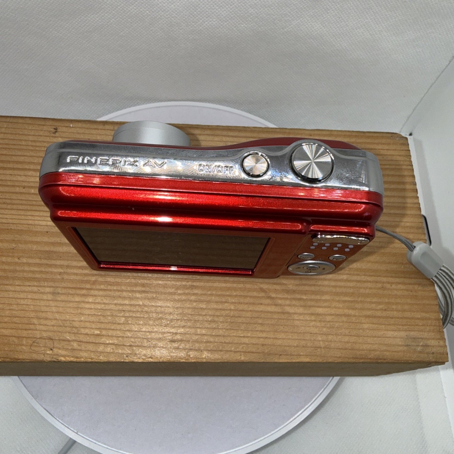 Fujiflm FinePix AV120 12MP Digital Camera Red Tested Boxed Plus 4GB SD Card