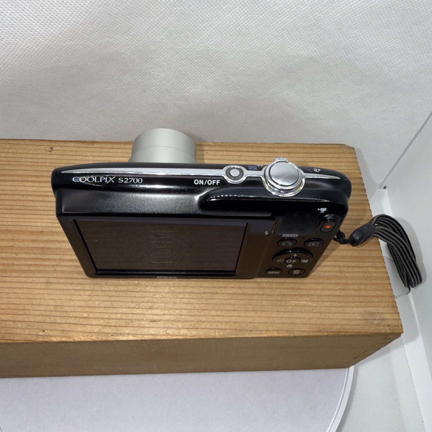 Nikon Coolpix S2700 16MP Digital Camera Tested + Charger Battery 4GB SD Case