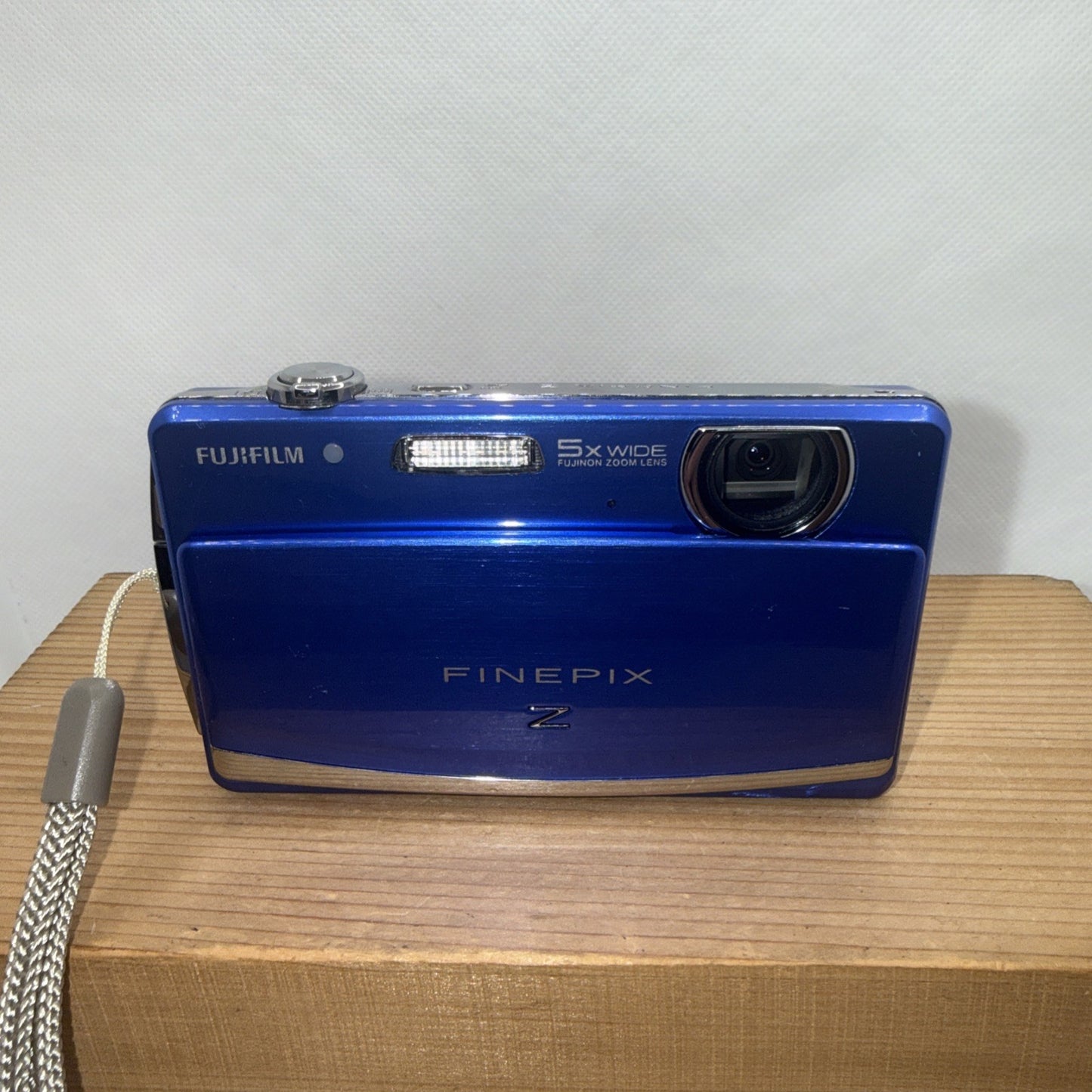 Fujifilm FinePix Z90 14MP Digital Camera Tested Plus Charger Battery 4GB SD