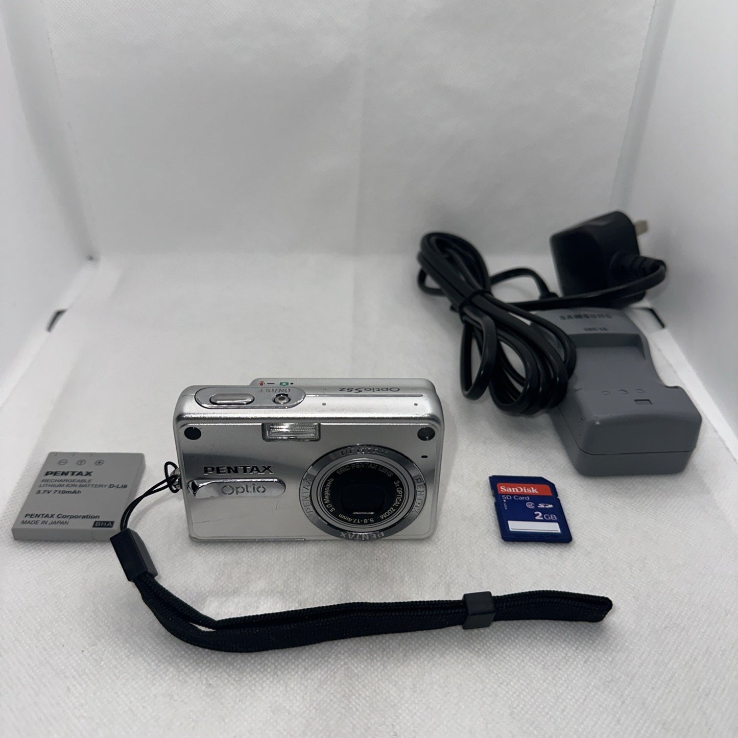 Pentax Optio S5Z 5.0MP Compact Digital Camera Tested Plus Charger Battery 2GB SD0