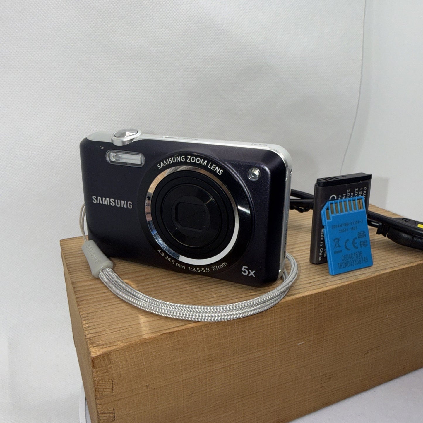 Samsung ES71 12.2MP Digital Camera Tested Working + Charger Battery 4GB SD Card