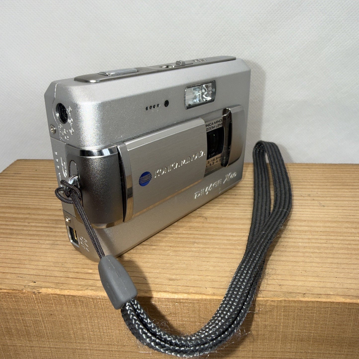 Konica Minolta DiMAGE X60 5MP Digital Camera Working + Charger Battery 4GB SD