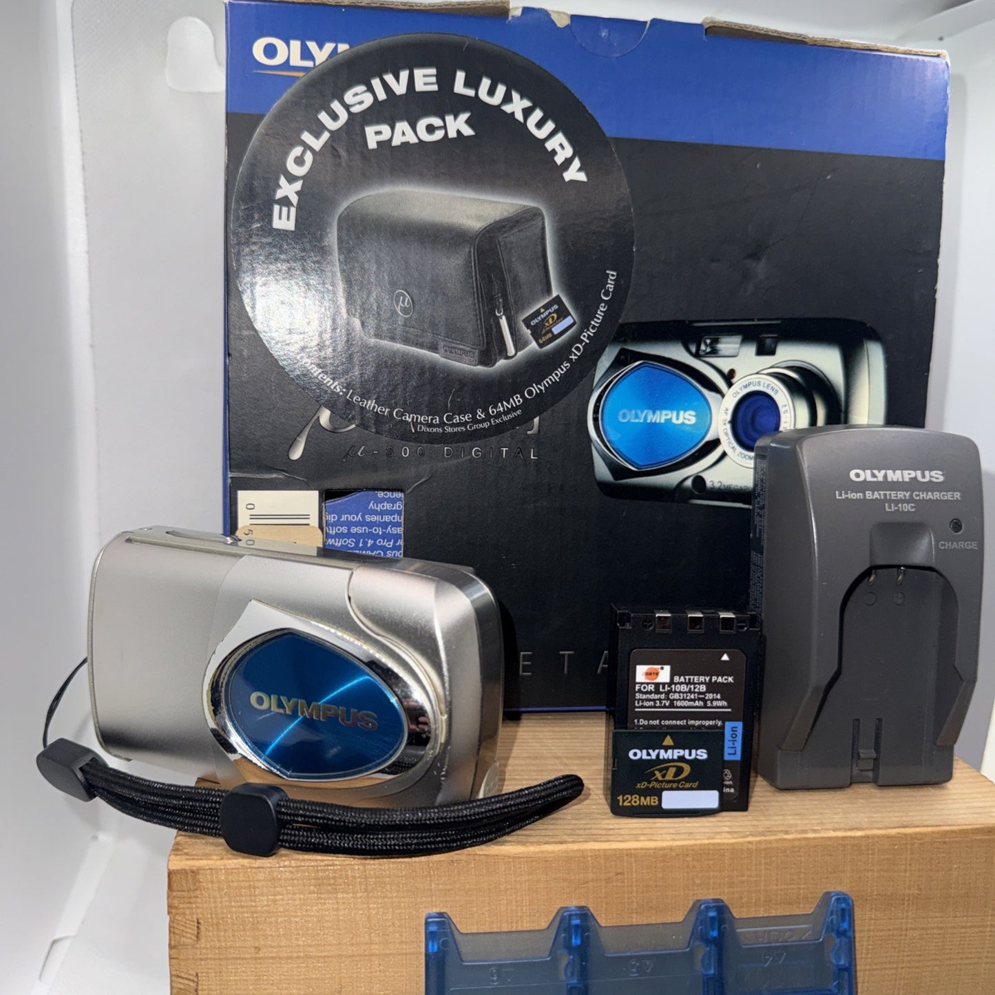 Olympus Digital Camera Mju 300 3.2MP Tested Boxed + Charger Battery Memory Case