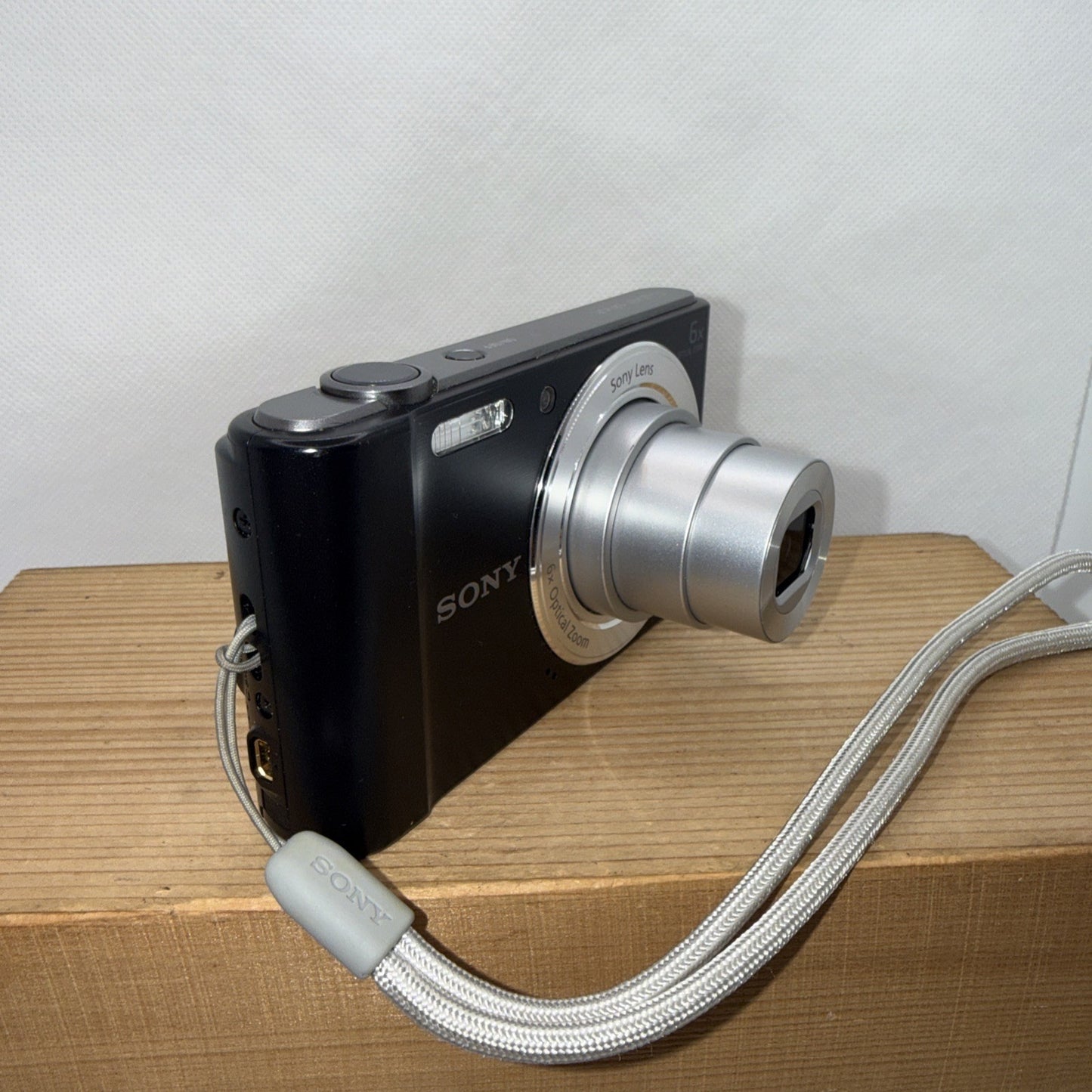 Sony Cyber-shot DSC-W810 20.1MP Digital Camera Tested + Charger Battery SD Case