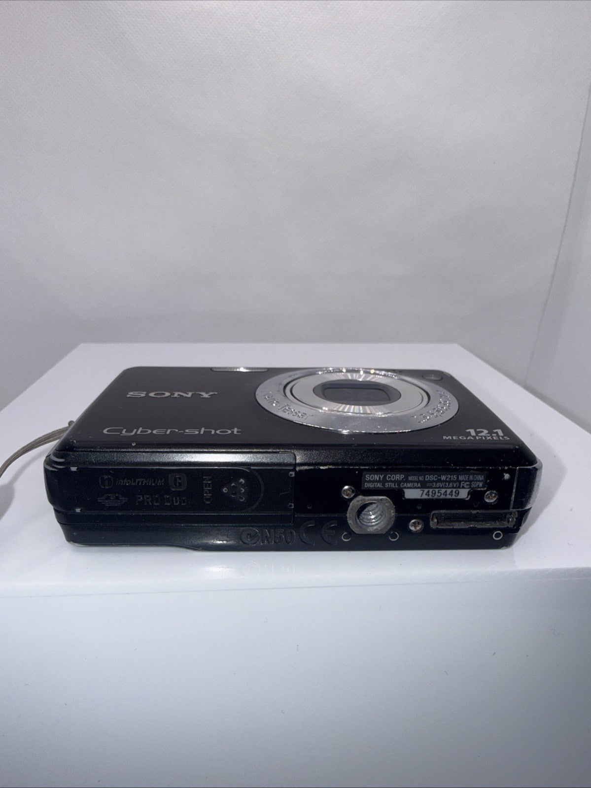 Sony Cyber-shot DSC-W215 12.2MP Digital Camera Tested + Charger Battery Memory