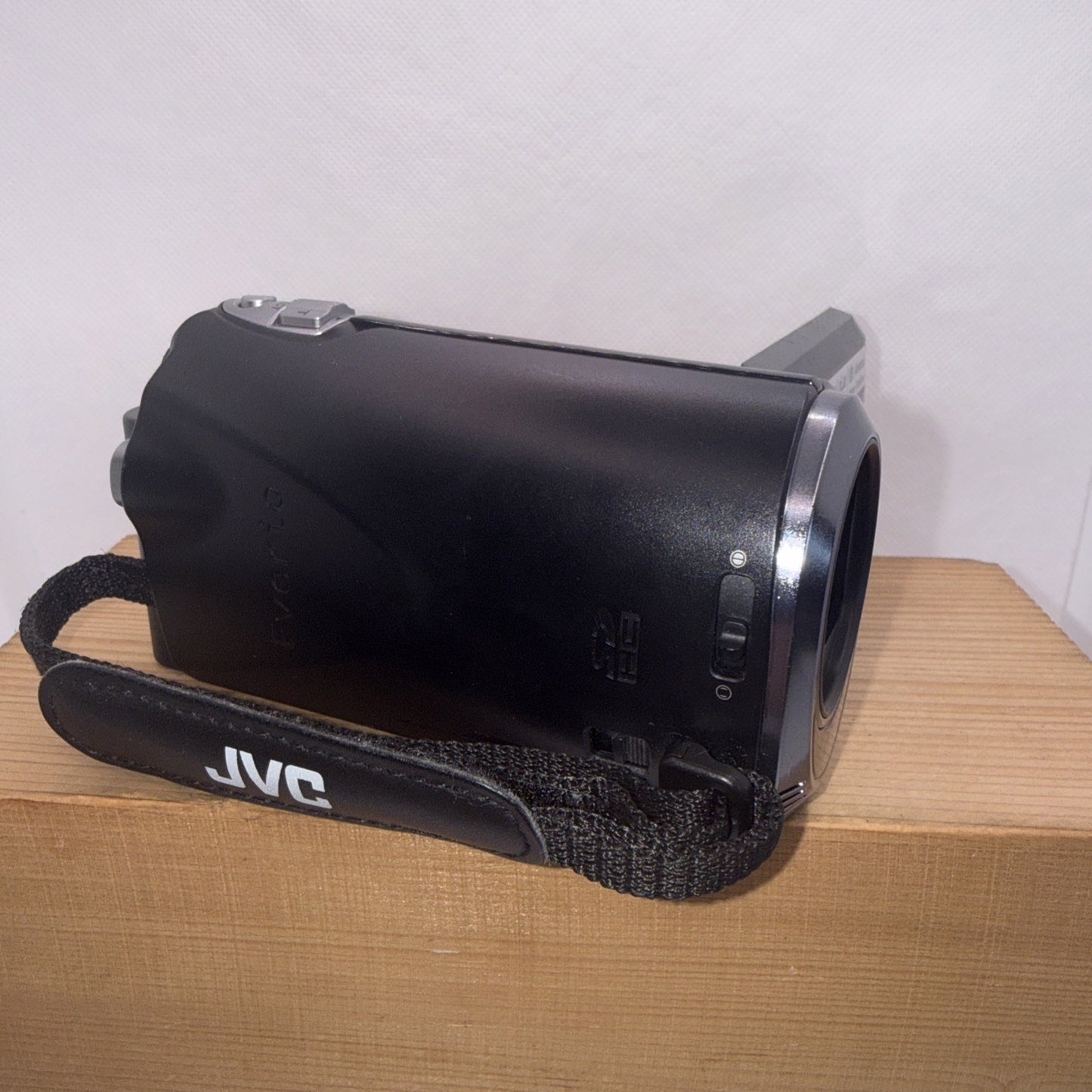 JVC Everio GZ-MS110BEK HD 45x Zoom Camcorder + Charger Battery SD Tested