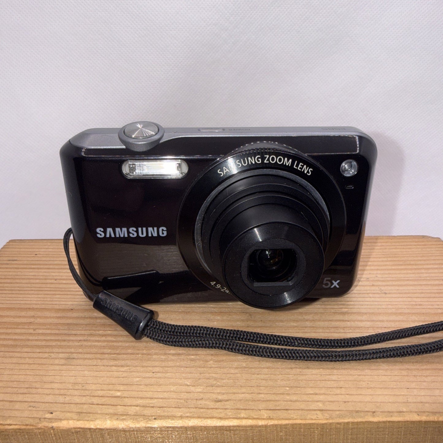 Samsung ES65 10.3MP Digital Camera Tested + Charger Battery 4GB SD Memory Card