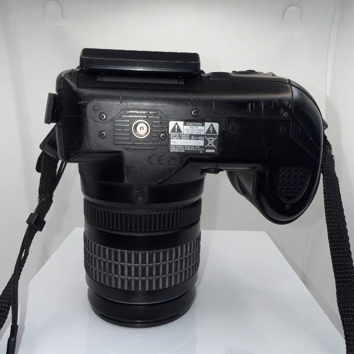 Digital Bridge Camera Fujifilm FinePix S9500 9MP Tested + Charger Batteries 2GB