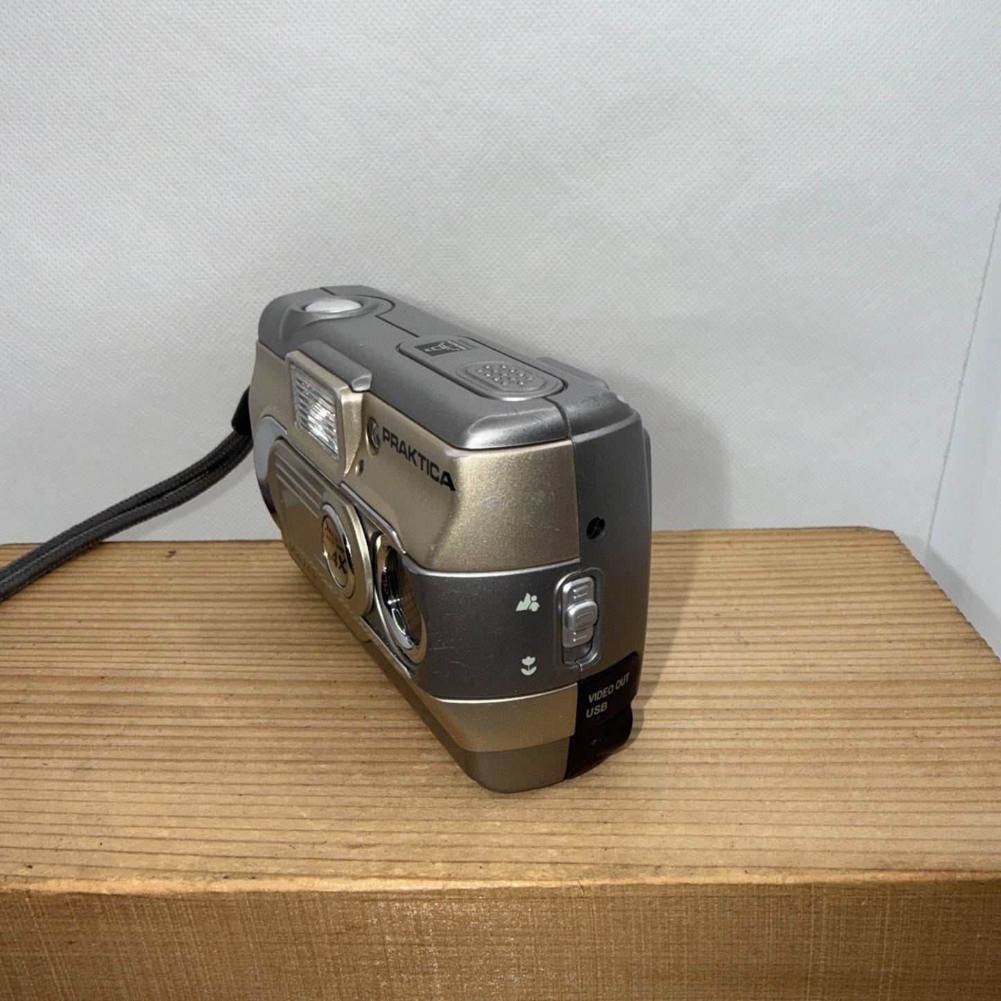 Praktica DCZ 3.2S 3.0MP Digital Camera (Tested Working)