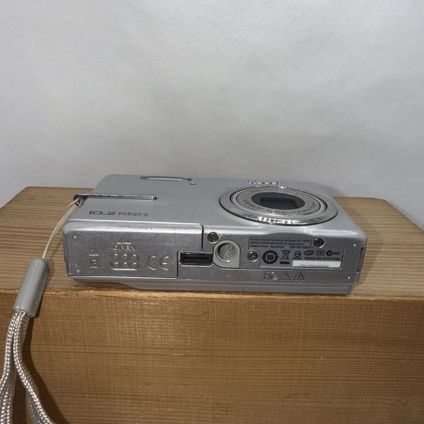 Kodak Easyshare M1073 10.2MP Digital Camera Tested + Charger Battery 4GB SD Card