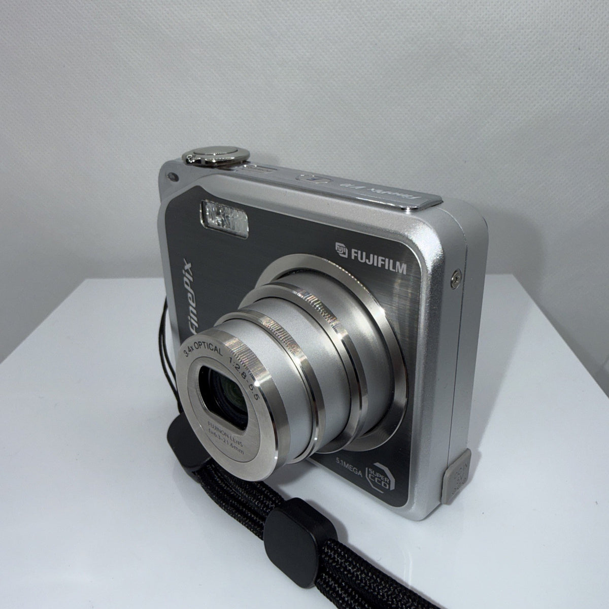 Digital Camera Fujifilm FinePix V10 5.1MP Tested Full Kit Excellent Condition