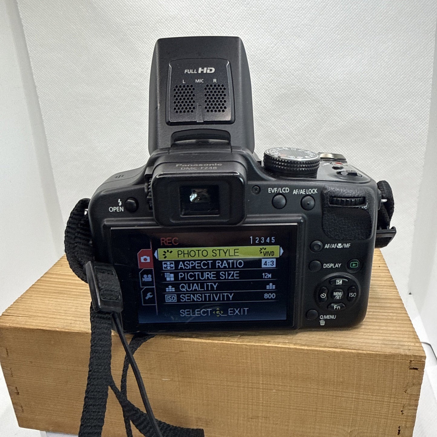 Panasonic Lumix DMC-FZ48 Digital Camera 12.1 MP 24x Optical Tested + Accessories
